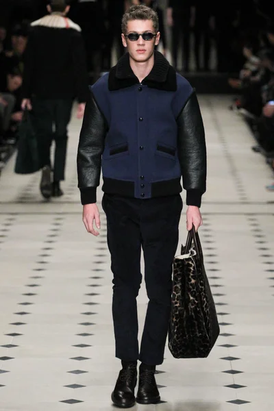 Look 30